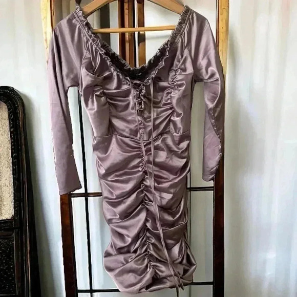 NWT FASHION NOVA MAUVE MAKE A  FIRST IMPRESSION DRESS OFF THE SHOULDER SATIN L - Picture 2 of 7